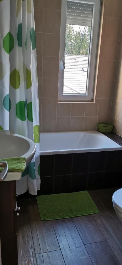 시오포크 Vivi Wellness Apartman 아파트 외부 사진
